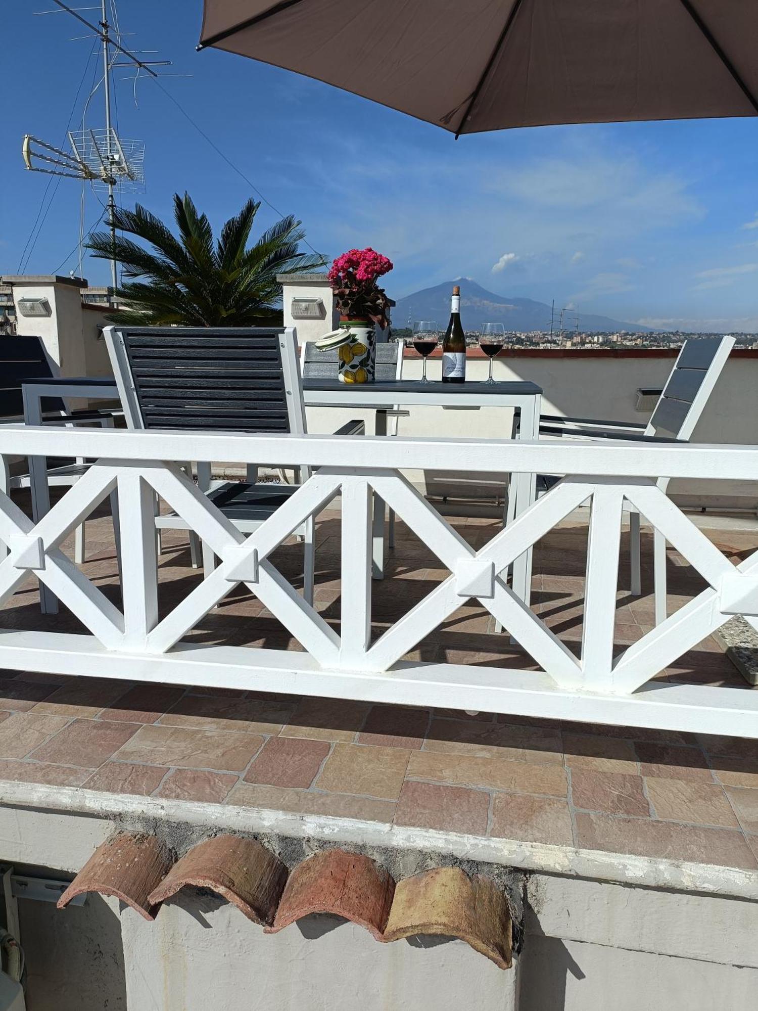 Апартаменти La Terrazza Sul Cielo Катанія Екстер'єр фото