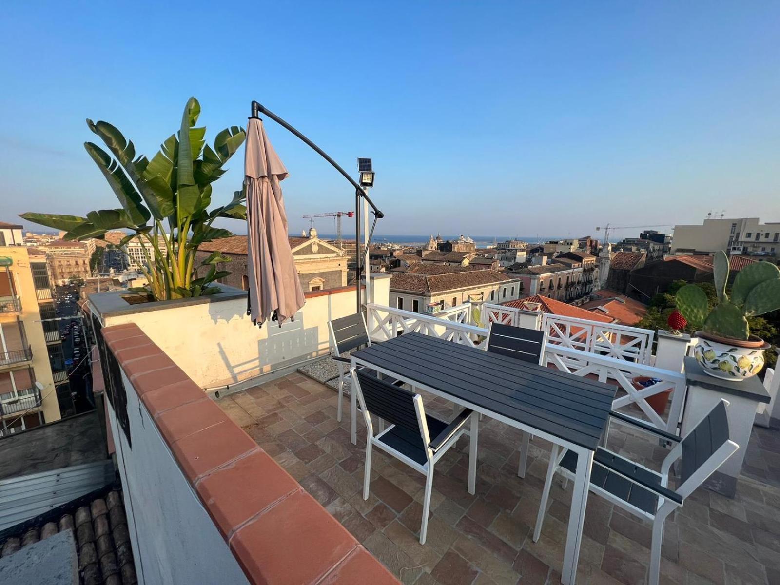 Апартаменти La Terrazza Sul Cielo Катанія Екстер'єр фото