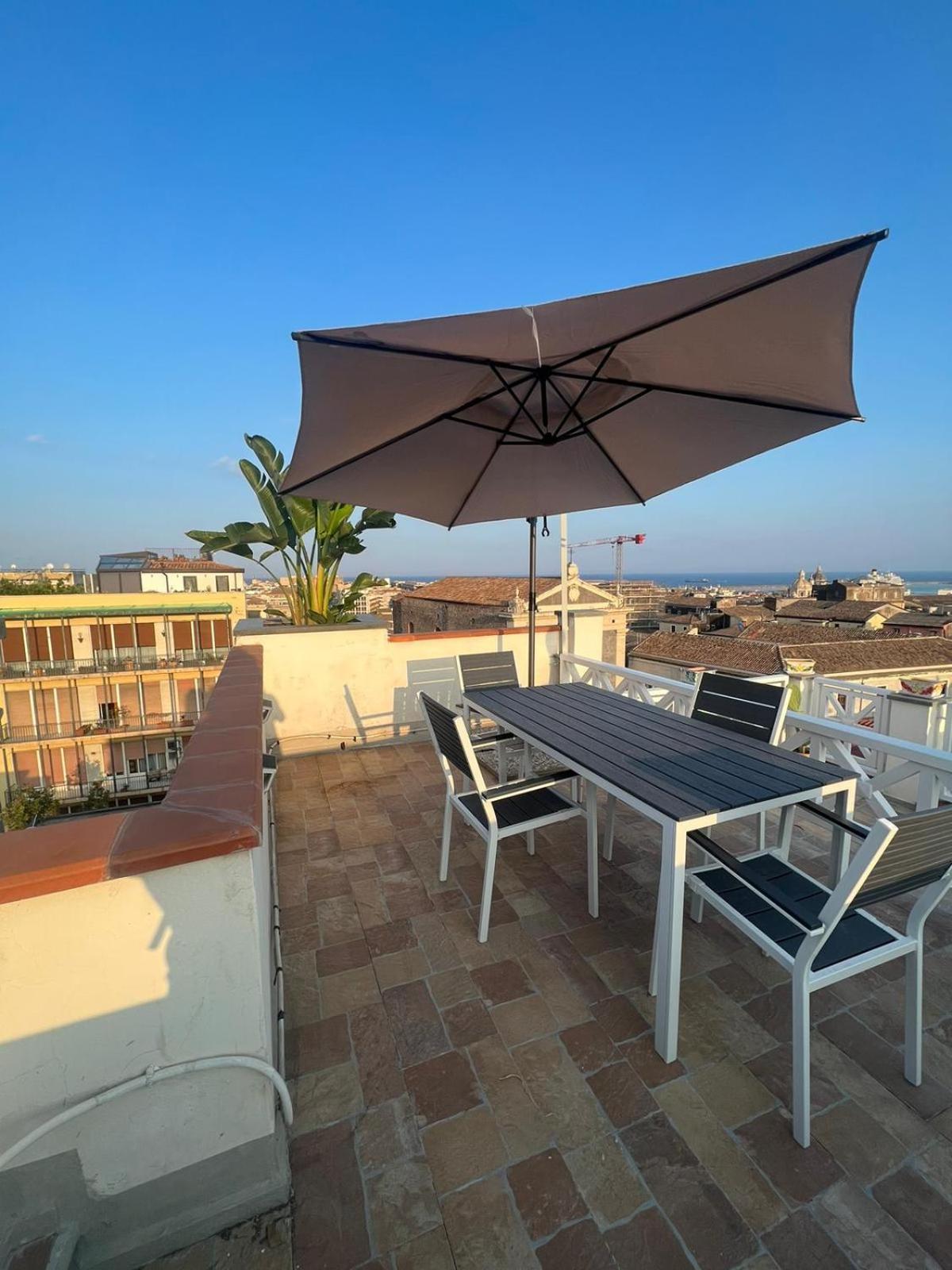 Апартаменти La Terrazza Sul Cielo Катанія Екстер'єр фото